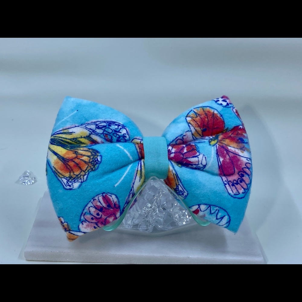 💋 Butterfly Collar Bow - Picture 2 of 7